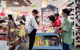 Trung tâm thương mại, siêu thị khách đông nhưng mua ít