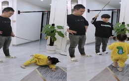 Thấy anh trai cầm roi, bé gái hết ‘nhây’ khi bị bố dọa đánh