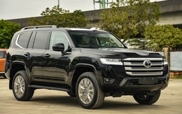 Chi tiết Toyota Land Cruiser 2023 tại Việt Nam: Ít thay đổi, 'tiền lạc' giảm tại đại lý