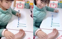 Con gái dùng máy chạy bằng cơm đo tim mạch cho mẹ