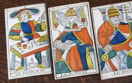 Lược sử Tarot, kể trên chính những lá bài