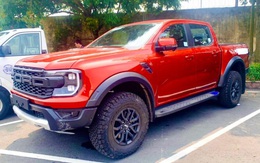 Ford Ranger Raptor 2023 tiếp tục lộ diện ở Việt Nam: Thiếu  một trang bị so với quốc tế