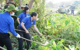 Hơn 1.000 bạn trẻ làm sạch Rạch Lăng 2 ngày Chủ nhật xanh