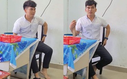 Cả lớp phì cười khi thầy giáo bị giấu dép