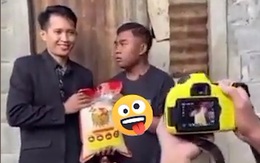 Nhà hảo tâm ngơ ngác trước thanh niên nhận quà từ thiện