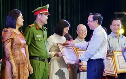 Bí thư Nguyễn Văn Nên: Còn nhiều bông hoa đang lặng lẽ tỏa hương, mang mật ngọt cho đời