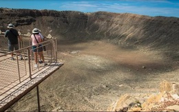 Trong thiên thạch Canyon Diablo có loại kim cương cứng hơn kim cương nhưng uốn được