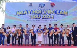 Sinh viên được phỏng vấn trực tiếp tại Ngày hội việc làm GDU 2023