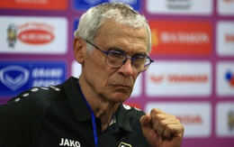 HLV Syria Hector Cuper: 'Khán giả Việt Nam cuồng nhiệt khiến chúng tôi chơi không tốt'