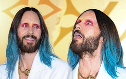 Jared Leto khoe phong cách lập dị, mắt đỏ tóc xanh nổi bật