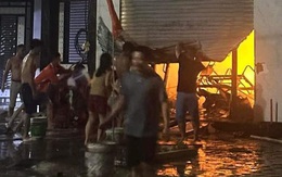 Xe điện bốn bánh chở khách du lịch bốc cháy khi sạc trong đêm, 2 bà cháu tử vong