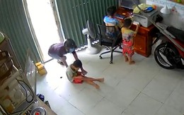 Bé trai đứng hình 20 giây khi bị người đàn ông vào nhà cướp điện thoại