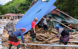 'Tích cóp cả đời mới xây được nhà, trong tích tắc lũ quét không còn thứ gì'