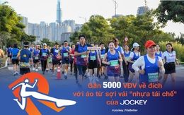 Jockey tái chế 197.600 chai nhựa thành 3.700 áo chạy bộ