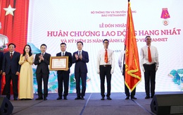 VietNamNet nhận Huân chương Lao động hạng nhất