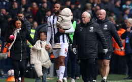 Hậu vệ Kyle Bartley giải cứu các con khỏi vụ hỗn loạn trên khán đài