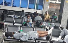 Tuyển Nigeria hủy trận đấu AFCON vì 'bị nhốt' ở sân bay 12 tiếng