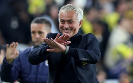 Trận nào có Mourinho cũng… vui!