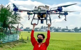 Nghịch dại với drone