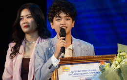 Lần đầu tiên phá lệ trao học bổng ‘trọn đời’ cho ca sĩ nhí Cao Phú Quý