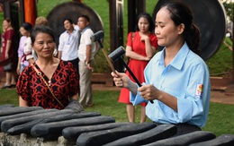 Khai hội Vang mãi tiếng chày trên sóc Bom Bo