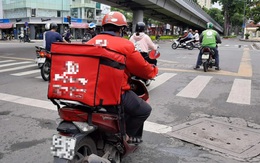 Shipper tự làm tròn tiền, dân mạng cãi 'cho thêm là lòng tốt, không phải nghĩa vụ'