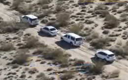 Rơi trực thăng ở Mỹ, giám đốc ngân hàng cùng vợ và con trai thiệt mạng