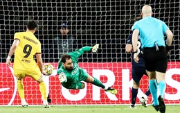 CĐV PSG ‘bắn’ Donnarumma tơi tả sau thất bại ở Champions League