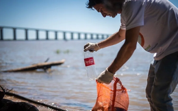 Coca Cola là nhà sản xuất gây ô nhiễm nhựa lớn nhất thế giới