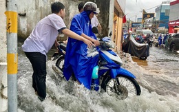 Với những cách làm khó hiểu, chúng ta đang chống ngập kiểu 'nghịch trời'