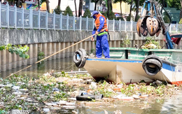 'Giải mã' rác ở kênh Nhiêu Lộc - Thị Nghè từ đâu ra?