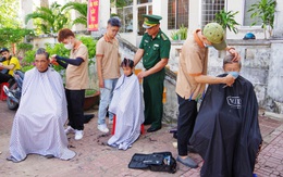 Chương trình Nghĩa tình biên giới hỗ trợ hơn 500 triệu cho người dân Cà Mau