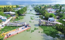 Cầu sắp hoàn thiện thì bị lún, phải dỡ ra