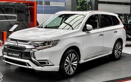 Tin tức giá xe: Mitsubishi Outlander giảm tới 140 triệu tại đại lý, số lượng rất hạn chế