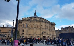 Các trường đại học tại Anh đối mặt với thiếu nguồn thu từ sinh viên nước ngoài