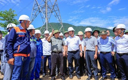 Thủ tướng biểu dương tinh thần thi công đường dây 500kV mạch 3 kéo điện ra Bắc