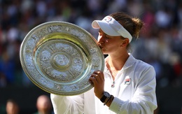 Krejcikova lần đầu vô địch Wimbledon