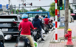 Tranh luận rẽ phải hay không rẽ phải khi đèn đỏ