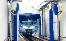 Tàu metro số 1 được rửa tự động, chỉ 15 phút mỗi đoàn