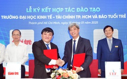 Sinh viên Trường đại học Kinh tế - Tài chính TP.HCM học thực hành tại báo Tuổi Trẻ