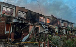 Kharkov bốc cháy trong đêm, thương vong tăng trên khắp Ukraine