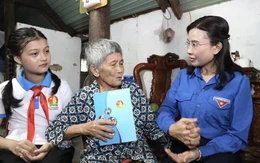 Trung ương Đoàn hỗ trợ hơn 2,1 tỉ đồng người dân thiệt hại bão Bualoi
