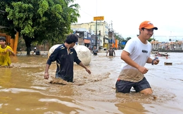 Hai cơn bão ập vào Mexico: Lũ lụt nghiêm trọng, 44 người chết
