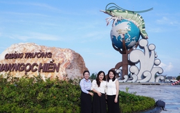 Độc lạ Cà Mau: Con tôm ôm quả địa cầu 22 tỉ, cao 23 mét