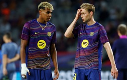 Cầu thủ La Liga ‘đứng hình’ 15 giây để phản đối trận Barca đá ở Mỹ