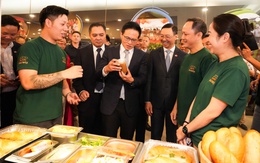 Quốc vụ khanh Bộ Quốc phòng Singapore: Chuyến đi chưa trọn vẹn nếu tôi chưa thưởng thức tô phở ngon