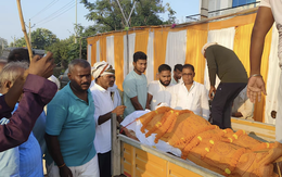 Lăn đùng bổ ngửa ra 'giả chết' để thử lòng và cái kết