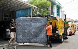 Thủ đô Jakarta miễn phí thu gom rác cồng kềnh để khuyến khích tái chế