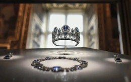 Thông tin nói trang sức bị trộm từ Bảo tàng Louvre xuất hiện trên trang rao vặt Nga là giả