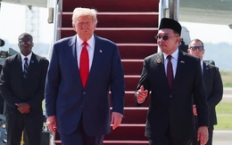 Ông Trump đã đến Malaysia, bắt đầu chuyến công du châu Á